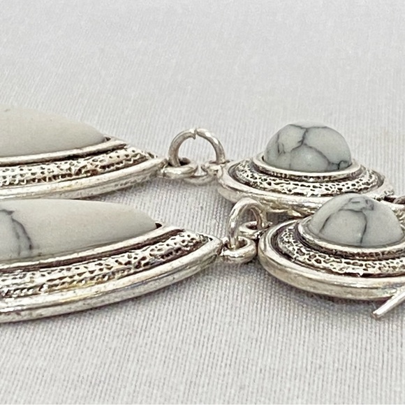 Dangle Drop Earrings Southwest Inspired Marbled White Gray Cabochon Stones - Picture 8 of 9